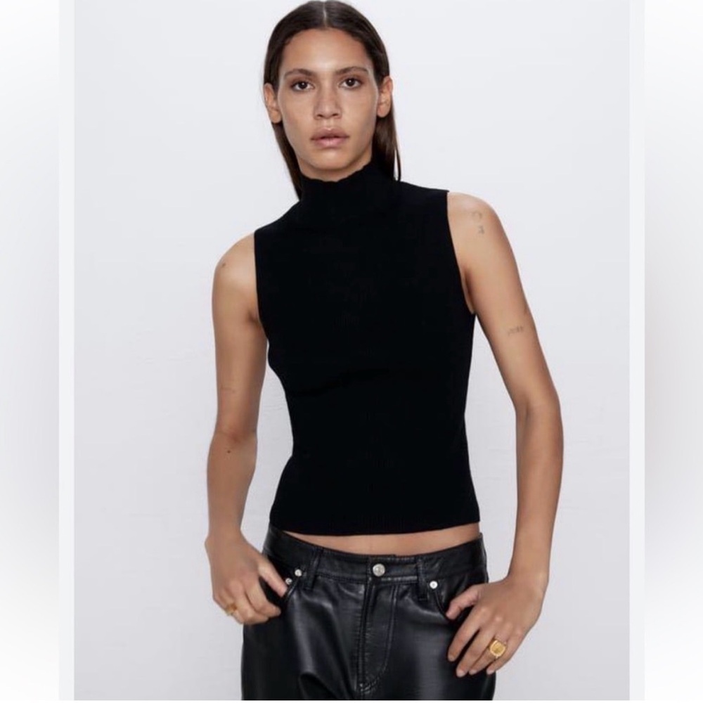 Zara Black Sleeveless Knit Top